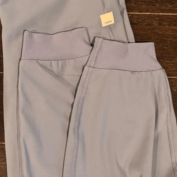 Vuori Joggers Size Small - Picture 6 of 6